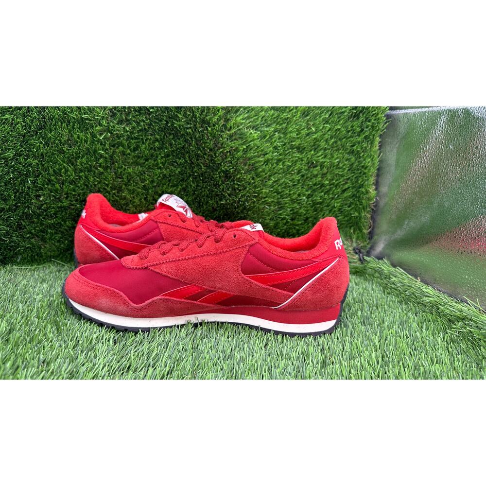 Reebok Classic AZ 100230347 Athletic Sneaker Women's 7.5 Red Suede Training Gym - Picture 10 of 14